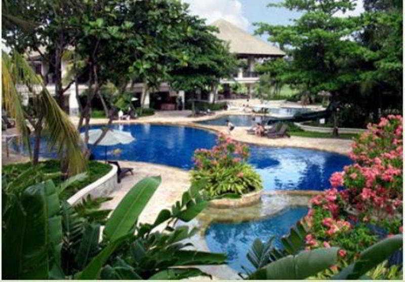 Ciputra Golf, Club & Hotel Surabaya Luaran gambar