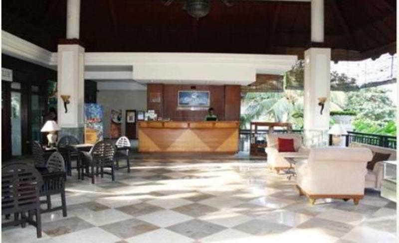 Ciputra Golf, Club & Hotel Surabaya Dalaman gambar