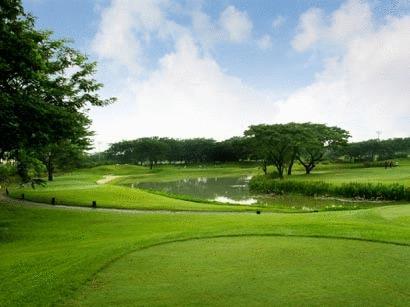 Ciputra Golf, Club & Hotel Surabaya Luaran gambar